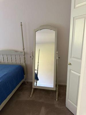 Ethan Allen Standing floor mirror