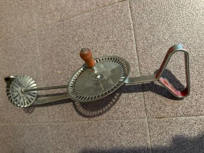 Vintage hand beater