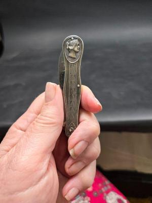 knife