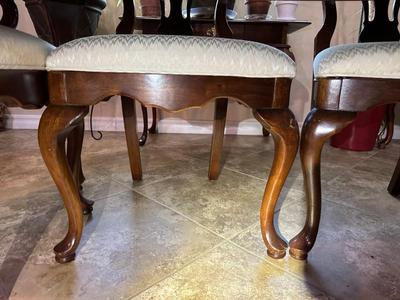 Table and chairs 