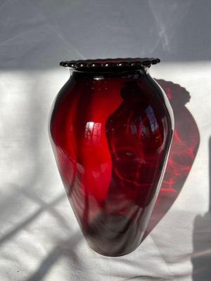 Vintage Anchor Hocking Royal Ruby 9" Vase