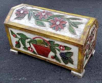 EUROPEAN CARVED WOOD TRUNK