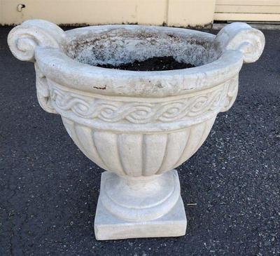 CONCRETE PLANTER