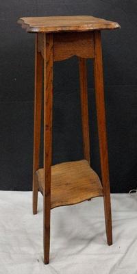 ARTS & CRAFTS STAND