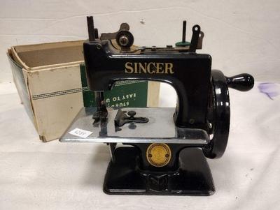 SINGER TOY SEWING MACHINE