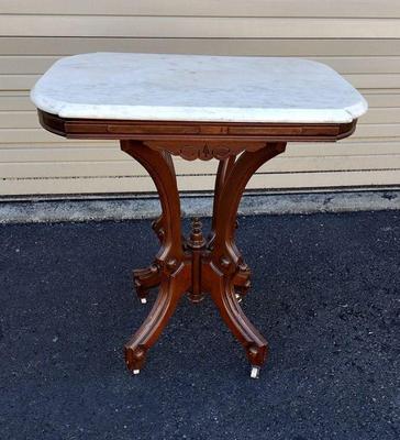 VICTORIAN SIDE TABLE WITH MABLE TOP