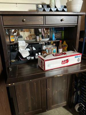 Sideboard hutch (open)