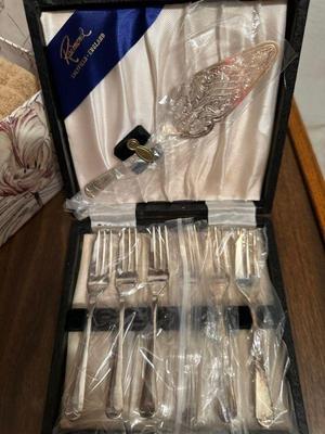 Raimond Sheffield-England silver