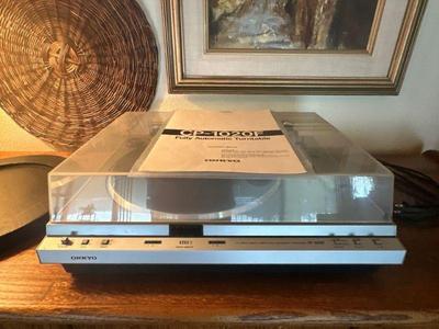 Onkyo CP-1020F fully automatic turntable