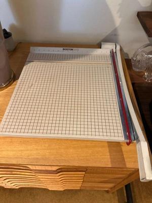 Paper cutter