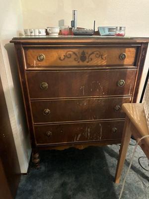 Dresser