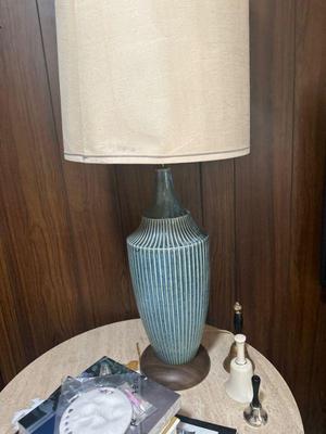 Table lamp