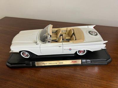 Road Signature 1/18 Die Cast 1960 Chrystler 300F Convertible Model Car