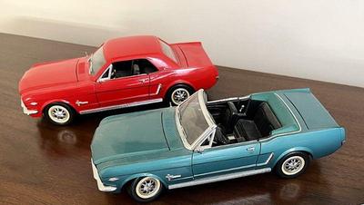 Pair Of Mira Die Cast 1965 Ford Mustang Model Cars