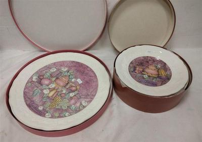 GIEN FRANCE PORCELAIN PLATTER AND SET OF PLATES