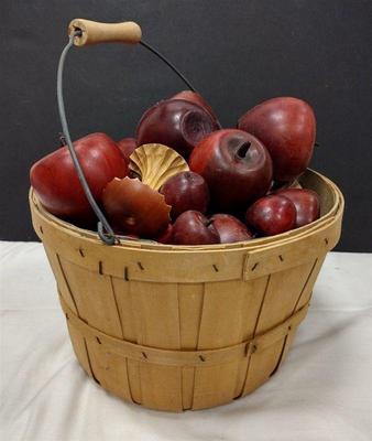 slat basket, wooden apples