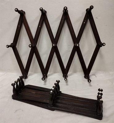 VICTORIAN FOLDING HANGERS