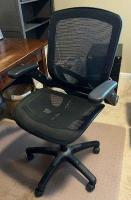 Desk chair