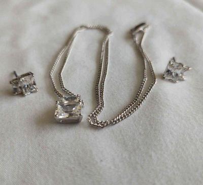 Crystal necklace earrings