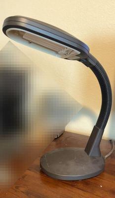 Desk lamp