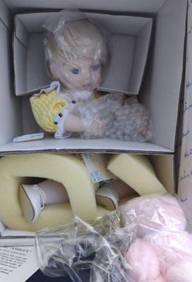 Doll ashley danbury mint