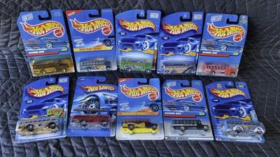 Hot wheels buses