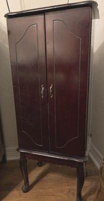 Jewelry cabinet