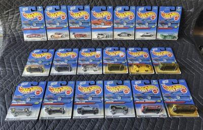 Nib hot wheels x19