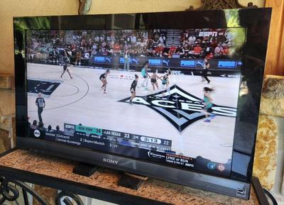 32 inch Sony Bravia KDL-32EX400 LCD television with new OEM remote