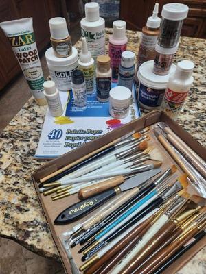 great assortment of fine art brushes