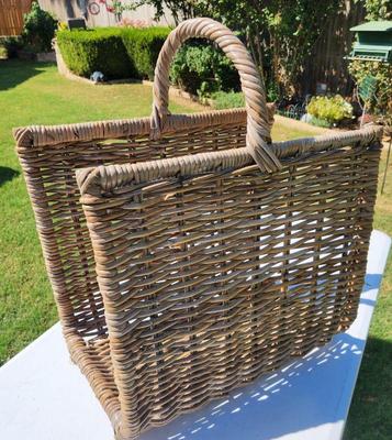 Wicker Log Carrier