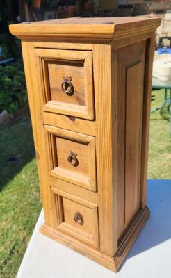 3 drawers, rustic 