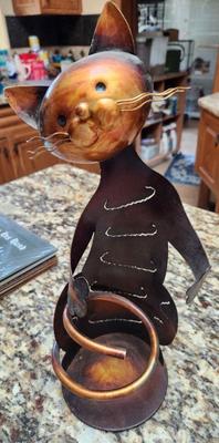 Let this cat hold your next vino!