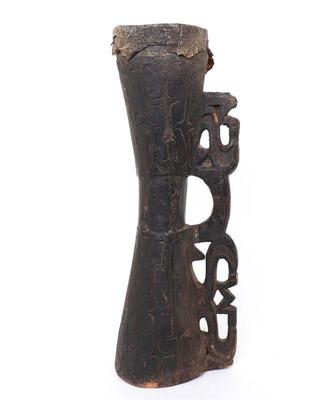 Lot 319 wonderful early indonesian kundu
