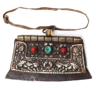 Lot 340 tibetan silver embossed chuckmuck fire starter