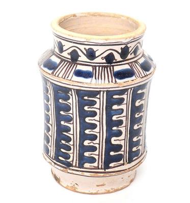 Lot 231 beautiful italian blue white oak leaf style vase