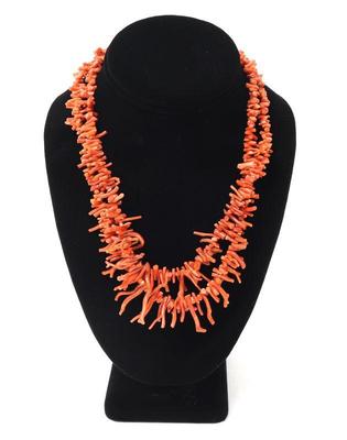 Lot 260 lovely layered spiny coral necklace