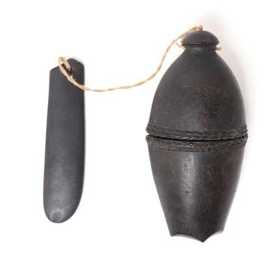 Lot 329 fine batak betel nut crusher and pouch