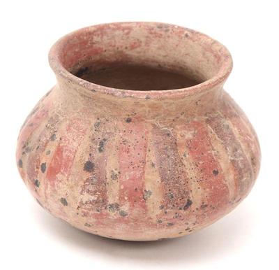 Lot 220 pre columbian colima pot