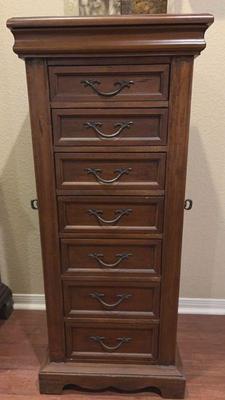 Jewelry cabinet