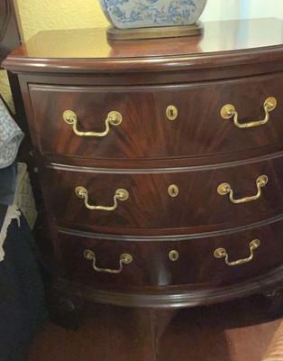 2 thomasville nightstands
