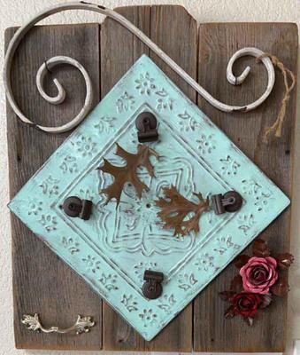 Decorative hanging clipboard