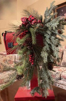 Decorative christmas mailbox