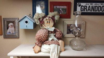 Shelf wall decor