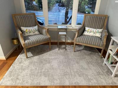 Accent chairs