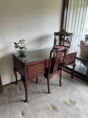 Desk & chair