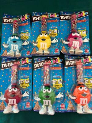 M m minis candy hander