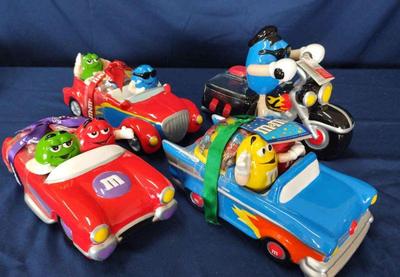 M m candy dishes