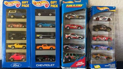 Hot wheels gift packs 1