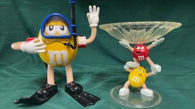M m radio & candy dish